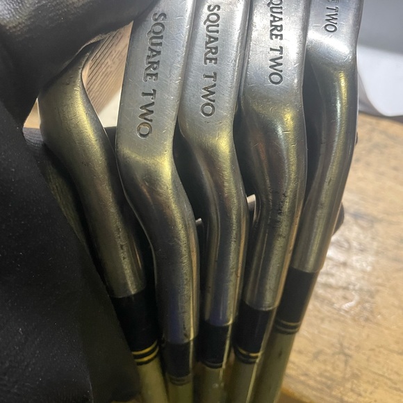 Ladies 5 Pc Iron Set Square Two LPGA In Right Hand
Graphite shafts - Picture 3 of 9